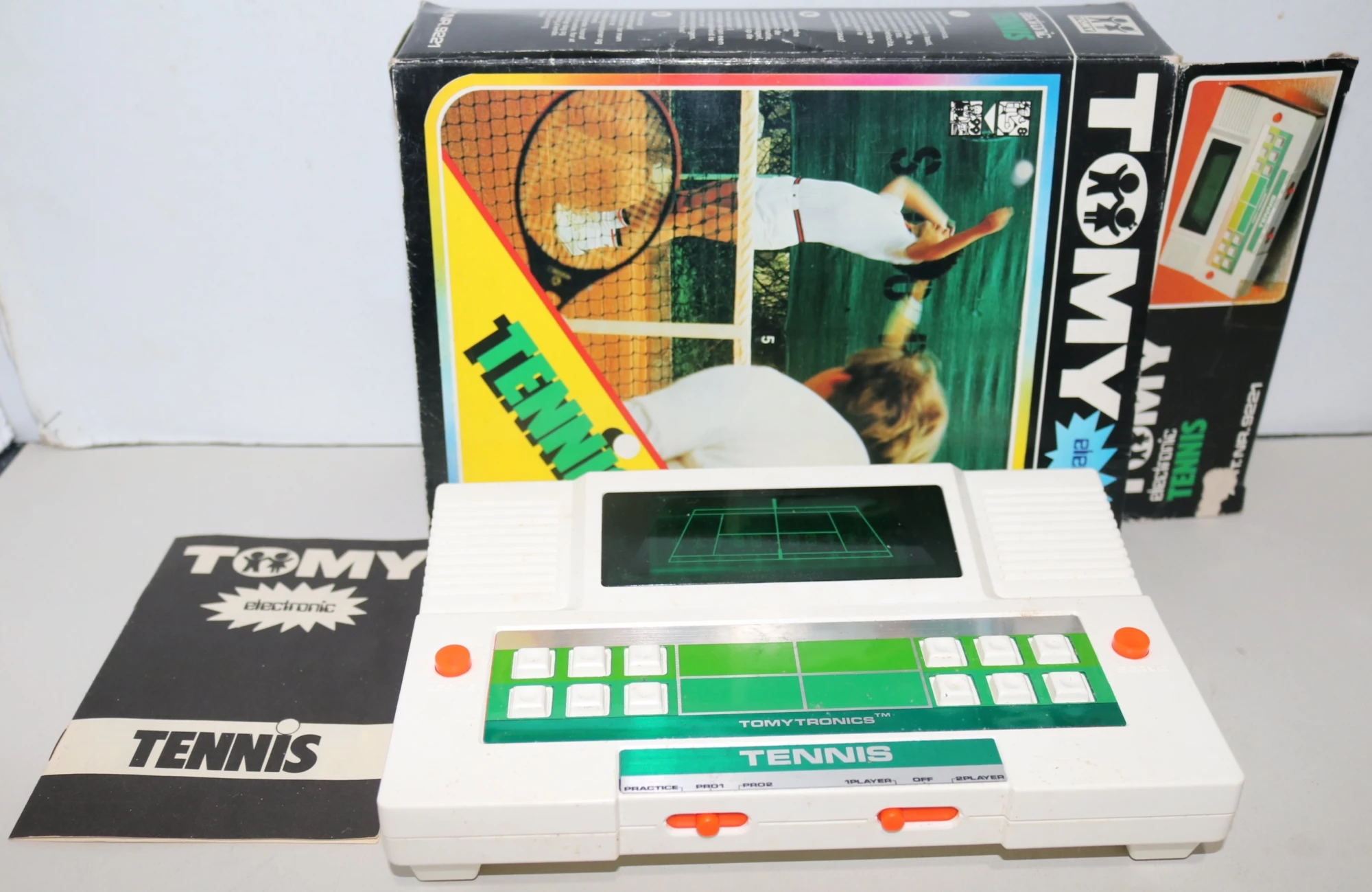 Tennis TomyTronics Παλιό Παιχνίδι Δεκαετίας 1980, δε γνωρίζω αν είναι λειτουργικό, έχει το κουτί του και το φυλλάδιο